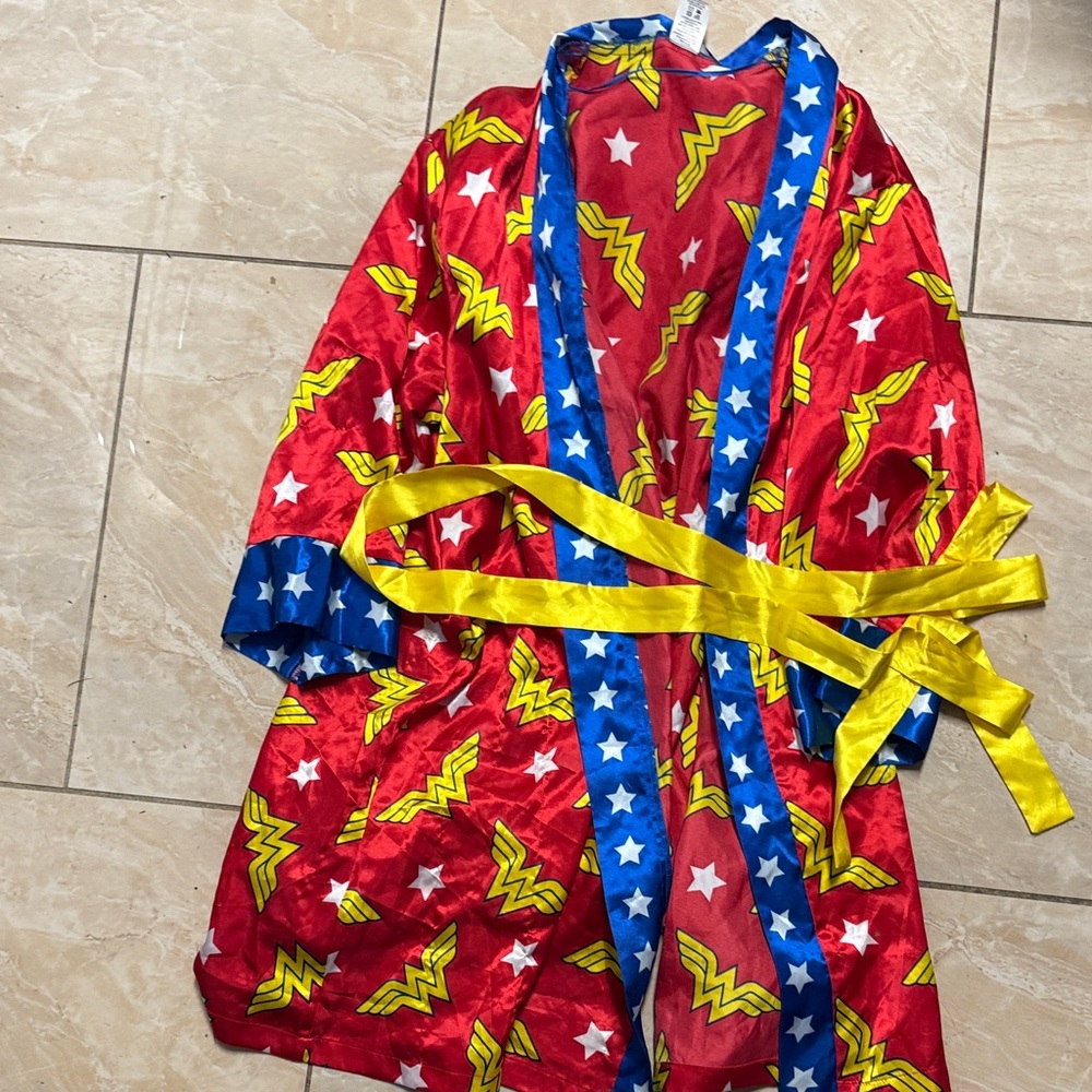 Wonder women cape with yellow belt